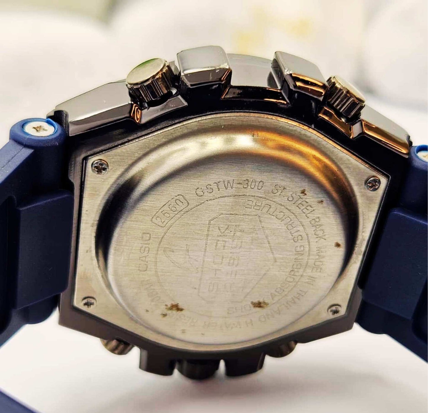 Men's Casio (Masterpiece) Sports Fashion Watch with a Metallic Dial